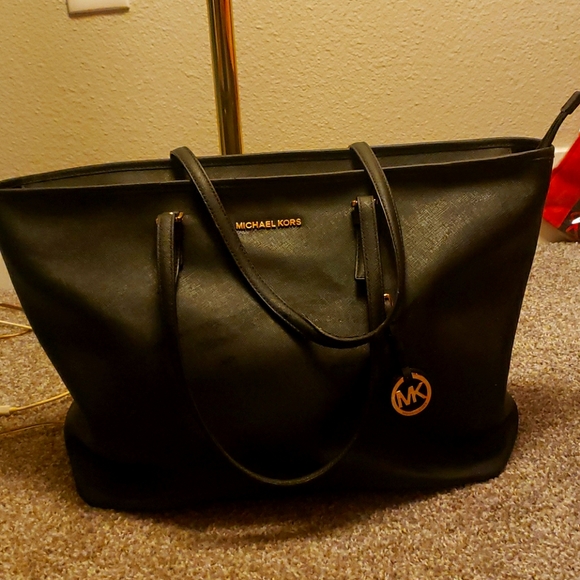 Michael Kors bag - Picture 1 of 2